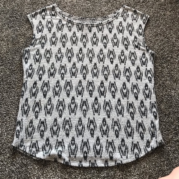 Gap Lightweight Stretchy Ikat Print Sleeveless Top - Picture 3 of 7